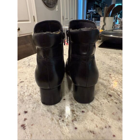 Easy Spirit Black Esmarmota Square Toe Leather Ankle Boot sz 6-1/2 - Picture 7 of 9